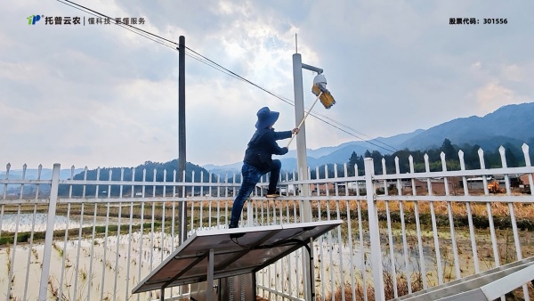 春壟之上，托普人用專業(yè)與溫度，喚醒每一臺“農(nóng)田衛(wèi)士”